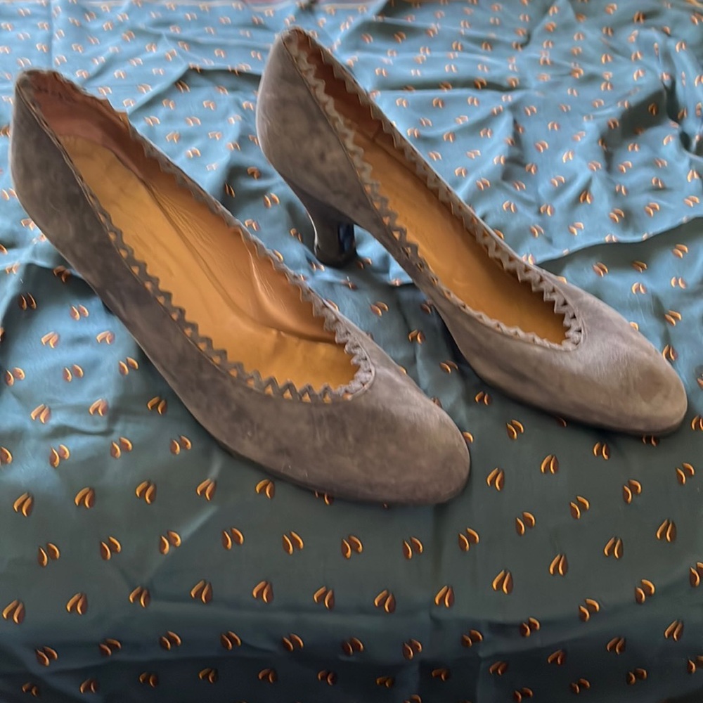 Charles Jourdan Grey Suede Leather Insole 3” Pumps, Newly Cleaned & Resoled Sz10
